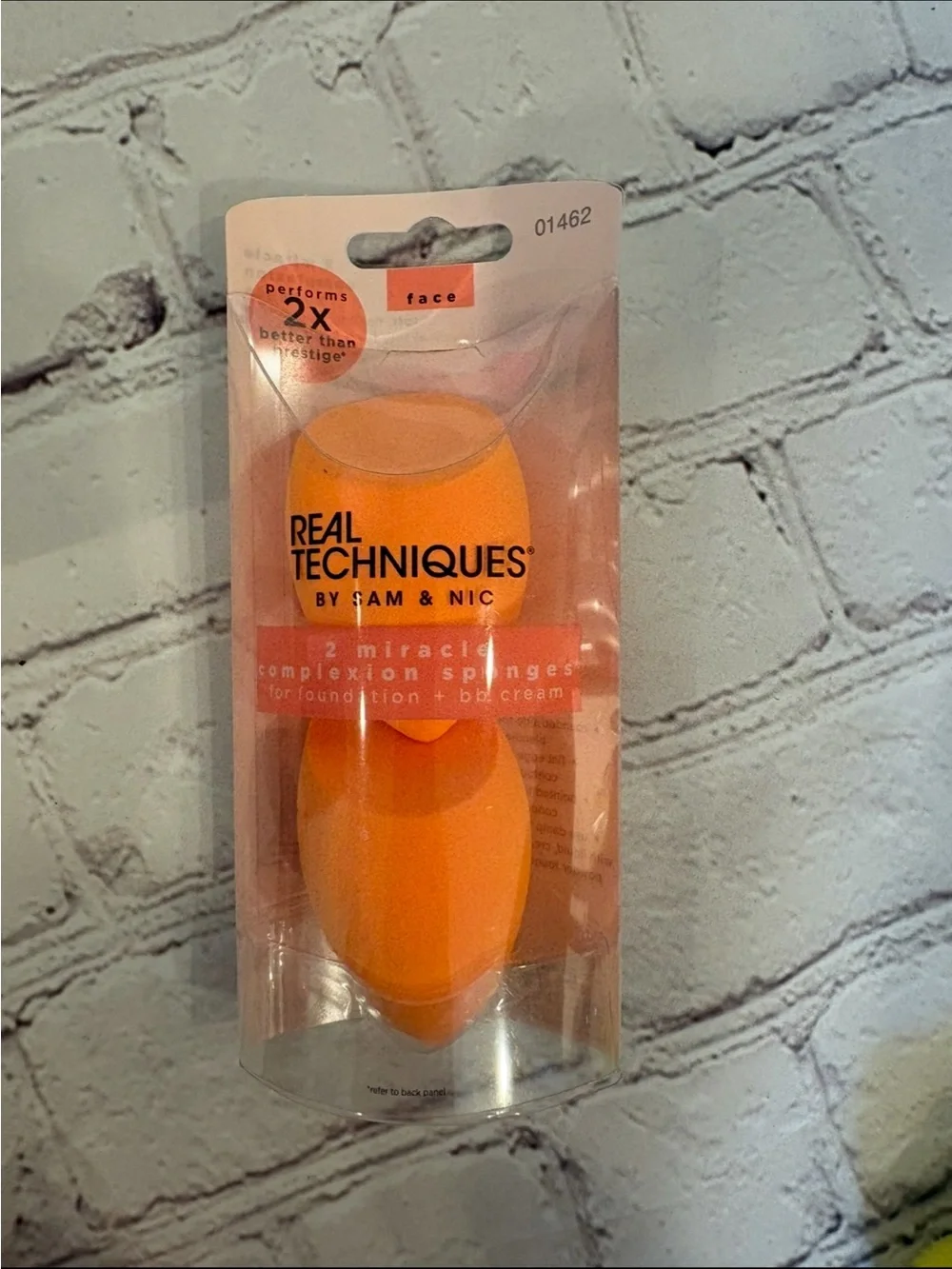 Real Techniques Orange Makeup Sponge and Protective Case Set